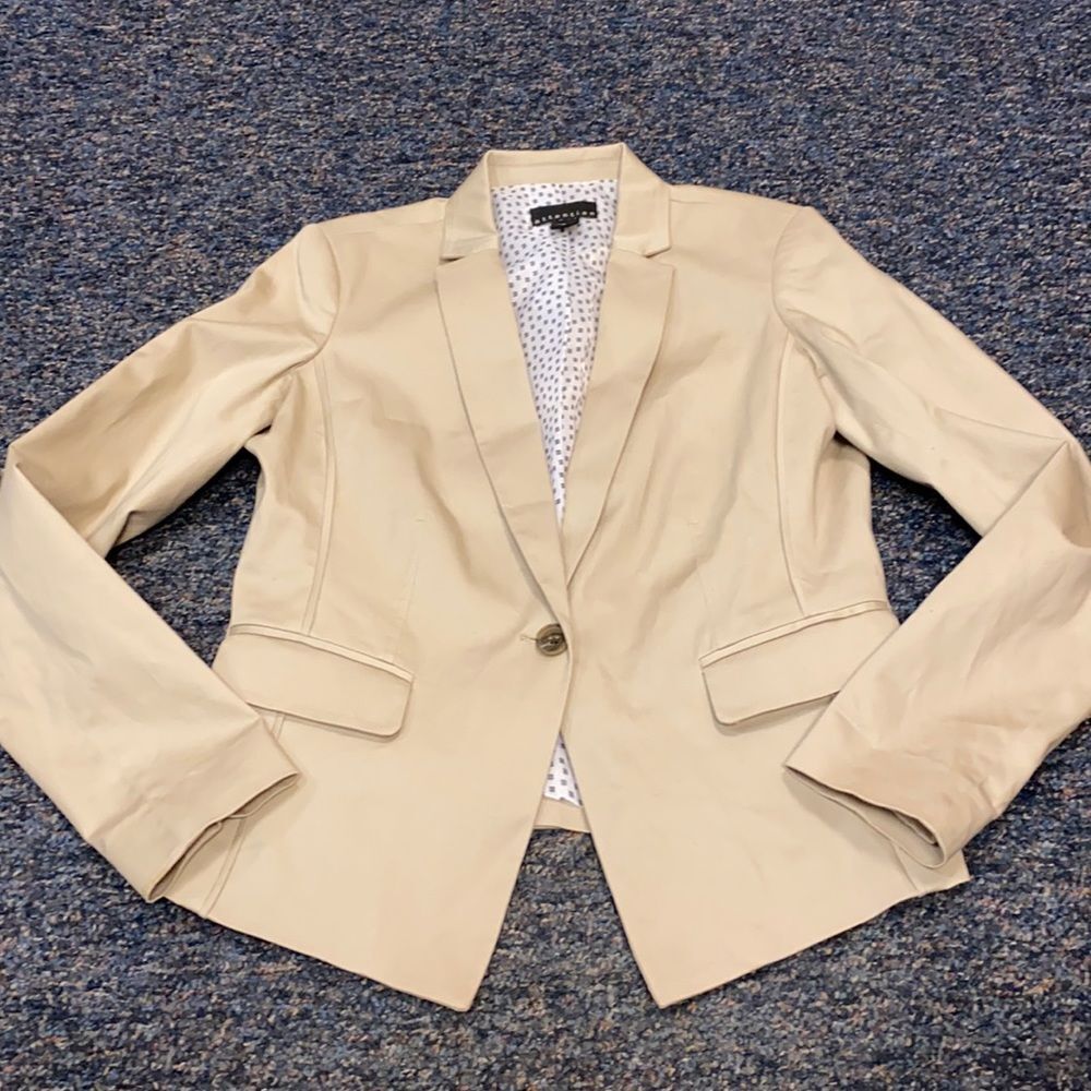 Attention Tan Blazer sz. 10